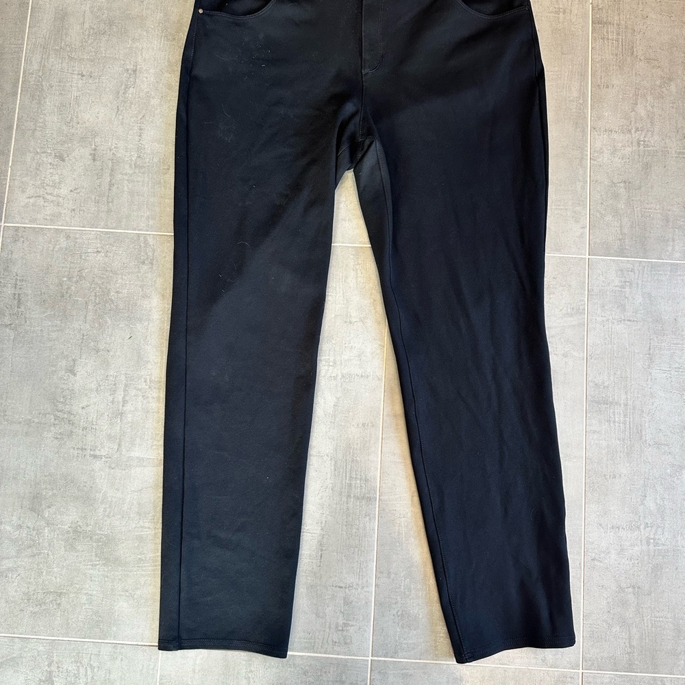 Chico’s Black Pull-On Ponte Pants – Size 3.5 (US 18 Tall) - Picture 3 of 8